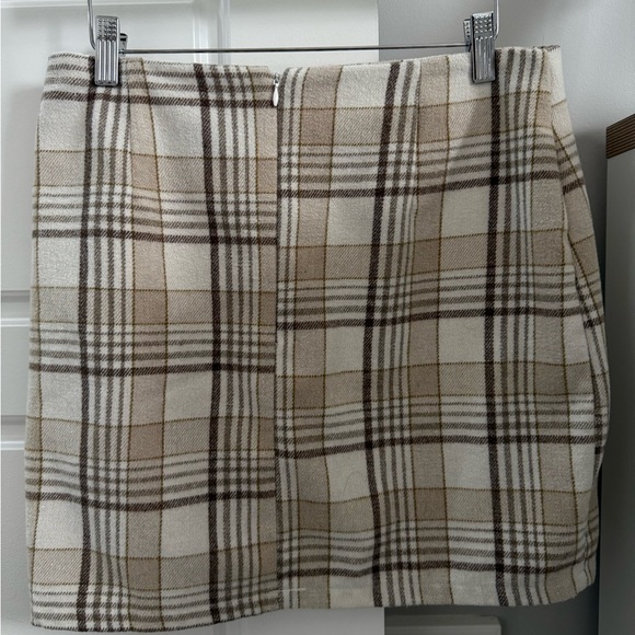 🩷3 for $20🩷SHEIN Mini Skirt In Colour Brown. Size Large. - Picture 2 of 2